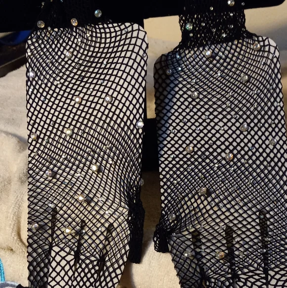 New,black fishnet stretch full length dressy evening gloves with faux rhinestone - Picture 3 of 3